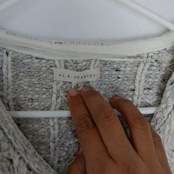 LA Hearts Cable Knit Sweater size S - Picture 2 of 8